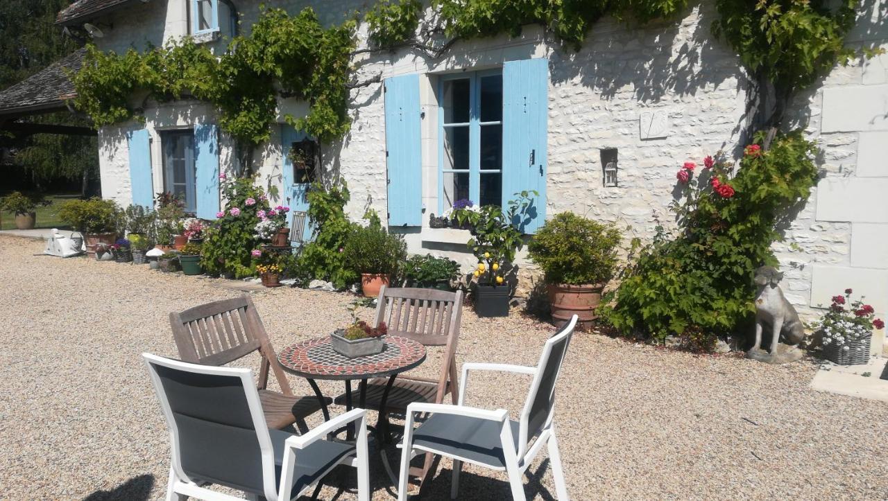 Gite Et Chambres D'Hotes Le Chene Billault Pouant エクステリア 写真