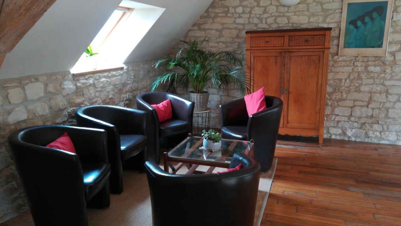 Gite Et Chambres D'Hotes Le Chene Billault Pouant エクステリア 写真