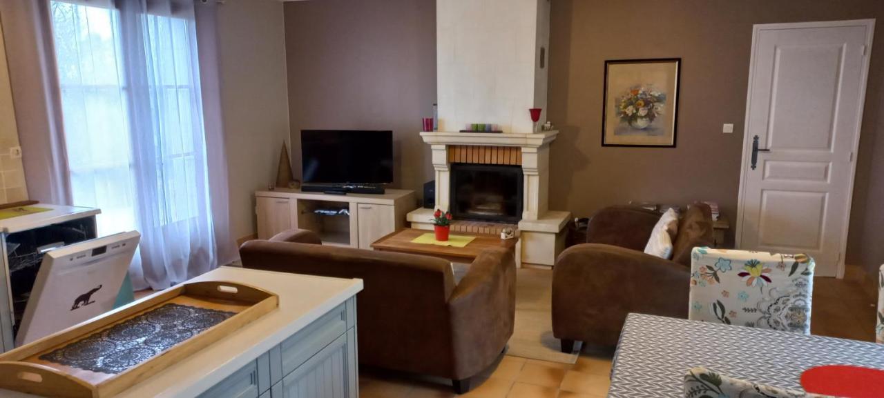 Gite Et Chambres D'Hotes Le Chene Billault Pouant エクステリア 写真